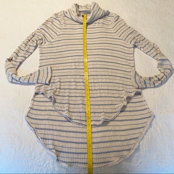 We the Free Waffle Knit Cowl Neck Top - M - Picture 9 of 10